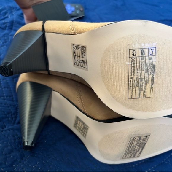 Forever 21 Tan Heeled Boots with Sleek Design - Picture 3 of 6